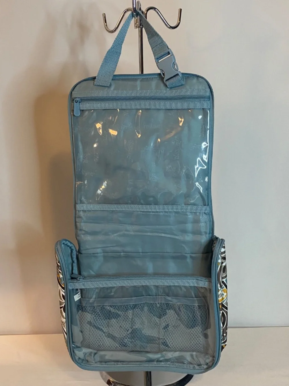 Thirty One Weekender and Cosmetic Travel Bags, New - Picture 7 of 10
